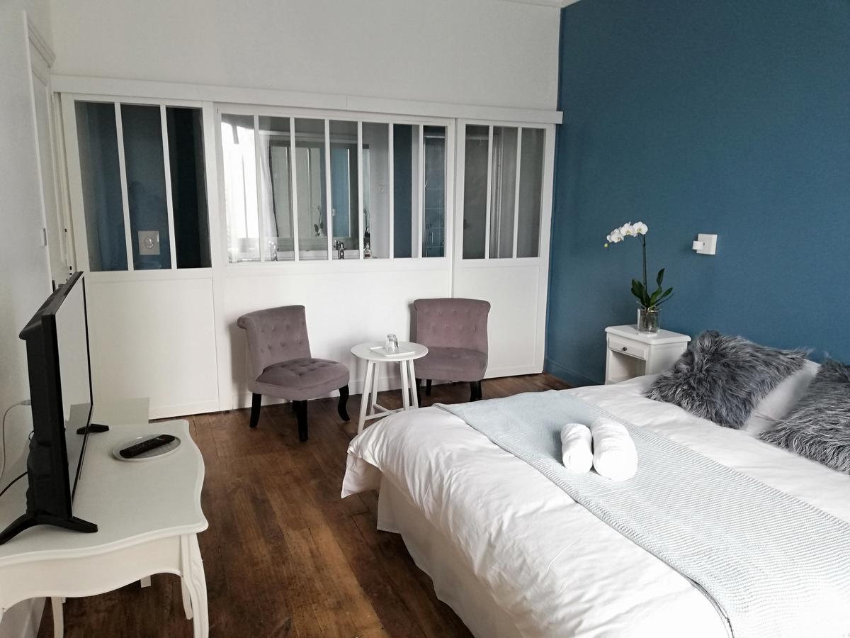 L'Angely - Chambres D'Hotes Niort Eksteriør bilde