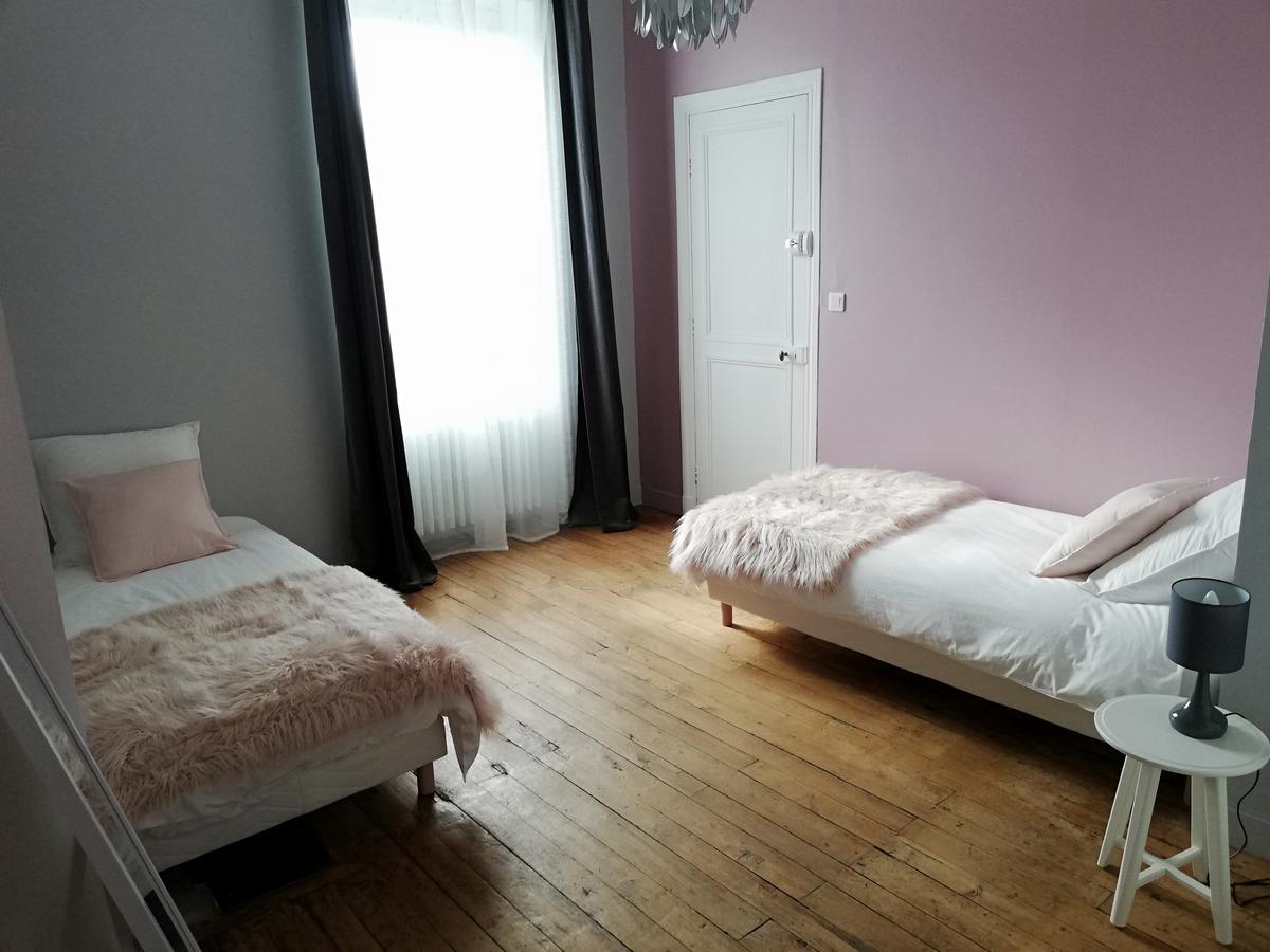 L'Angely - Chambres D'Hotes Niort Eksteriør bilde